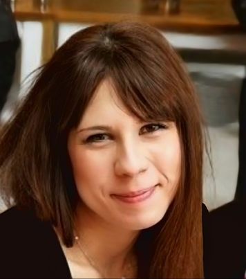 Raluca Diana L. headshot